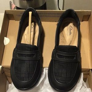 Clarks Ellowyn Penny Black Leather Loafers for Women